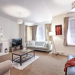 Charming And Cozy Apartment