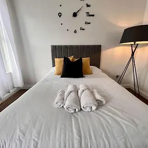 The Bohemian - In The Heart Of Abnb Apartment