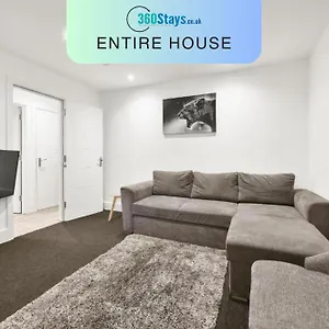 rochfords-serviced-house-with-5-bedrooms-4-bathrooms-12-beds.brighton-hotels-england.com/